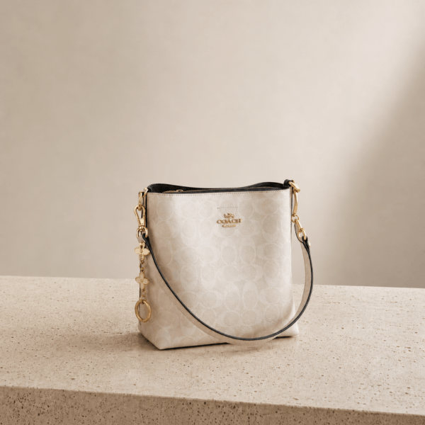 Signature Canvas White Shoulder Bag – Elegant Everyday